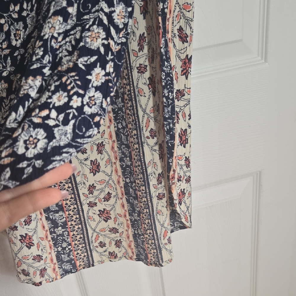 Maurices Navy Cream Floral High Low Tulip Hem Maxi Skirt Size XL - Picture 3 of 7